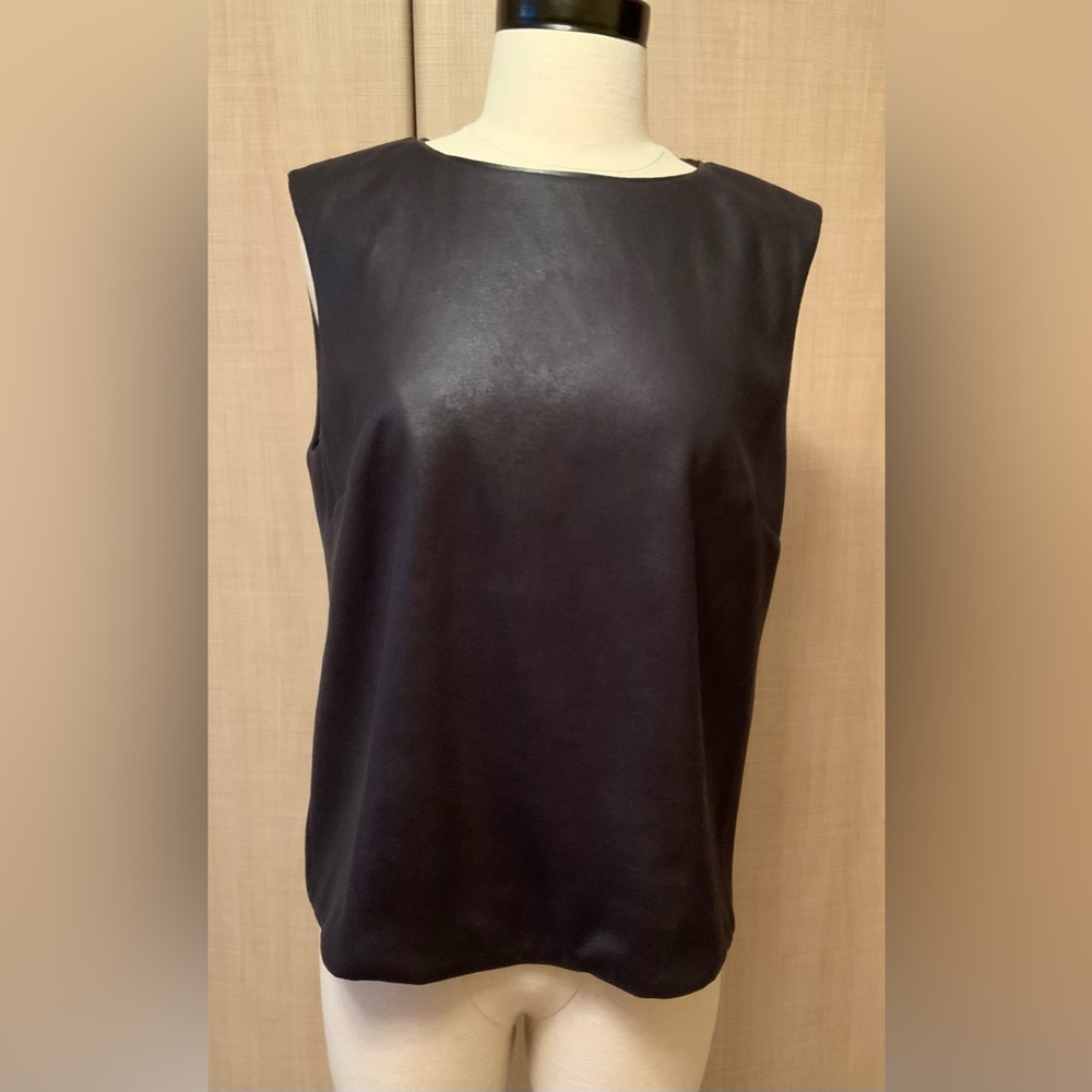 NWT T Tahari Women’s Black Sleeveless Back Zip Blouse Top size Medium